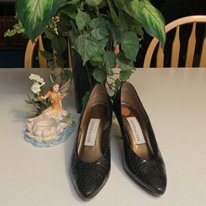 Naturalizer Vintage Black and Briwn Snakeskin Pumps